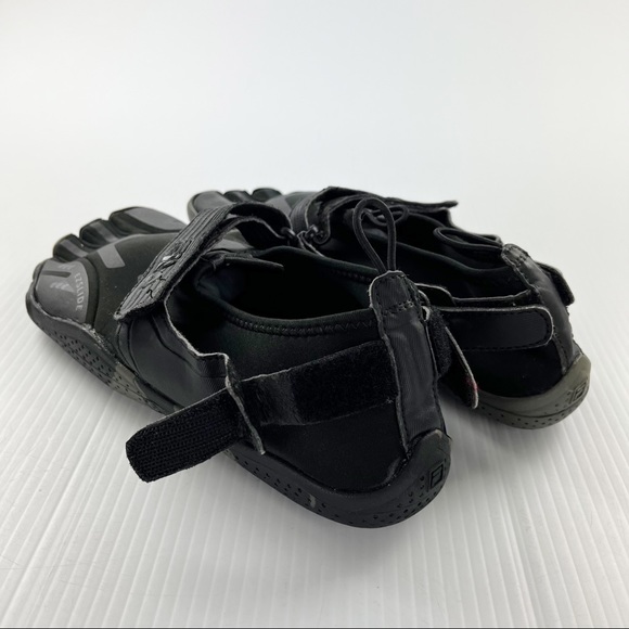 Fila Skele-Toes Black Gray Five Finger Athletic Walking Shoes - Picture 3 of 8